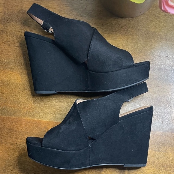 Madden Girl Shoes - Madden Girl Black Wedge Sandals Faux black Suede size 9